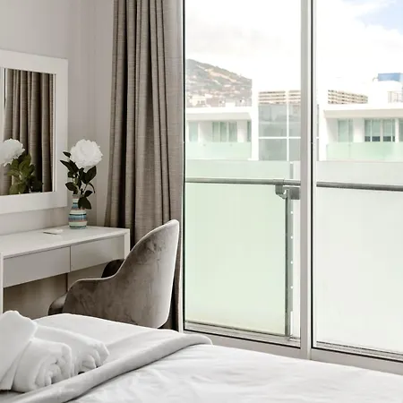 Апартаменты Seaside Serenity *