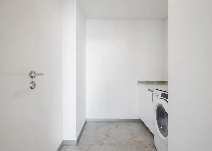 Seaside Serenity Apartment